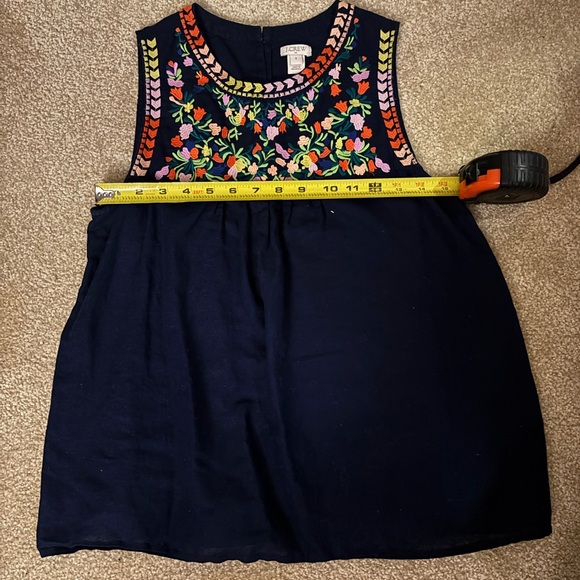 J Crew sleeveless cotton/ linen blend floral embroidered blouse in size 6! 🌷 - Picture 9 of 10